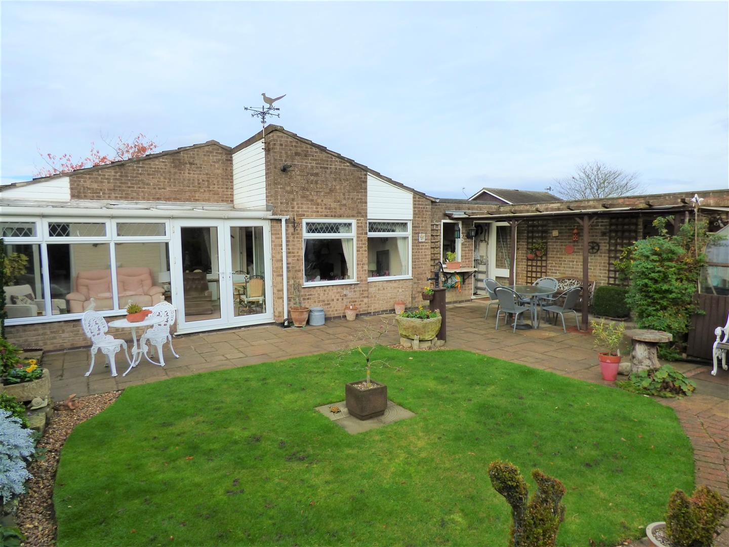 Bungalow Semi Detached Priory Close, Swanland